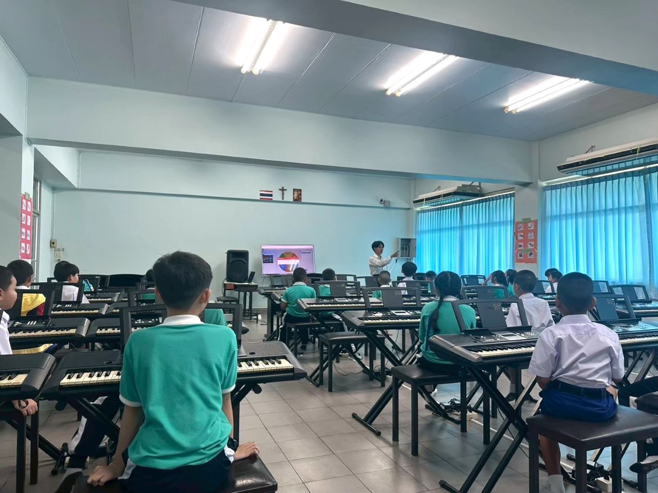 Keyboard-Room-8.jpg