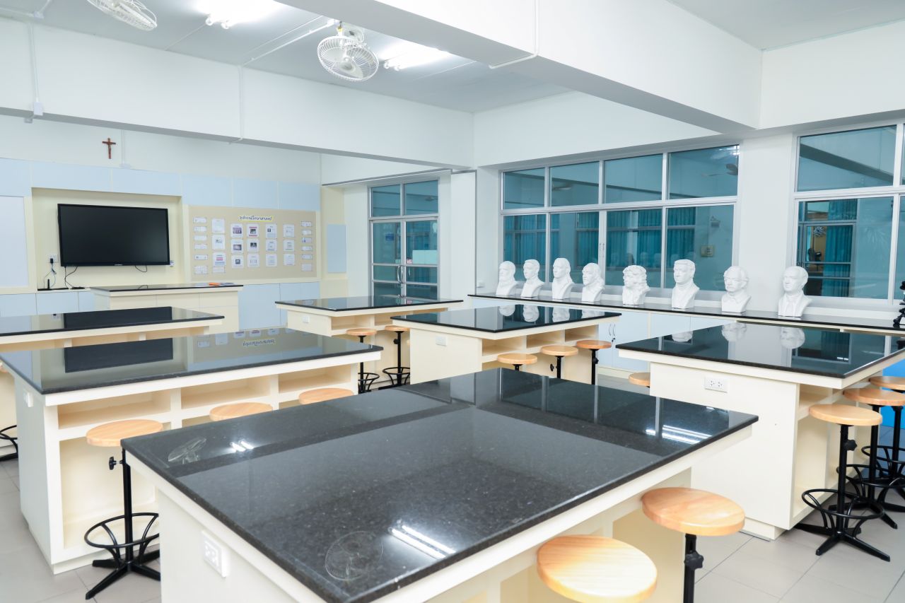 Primary-Science-Room-4.jpg