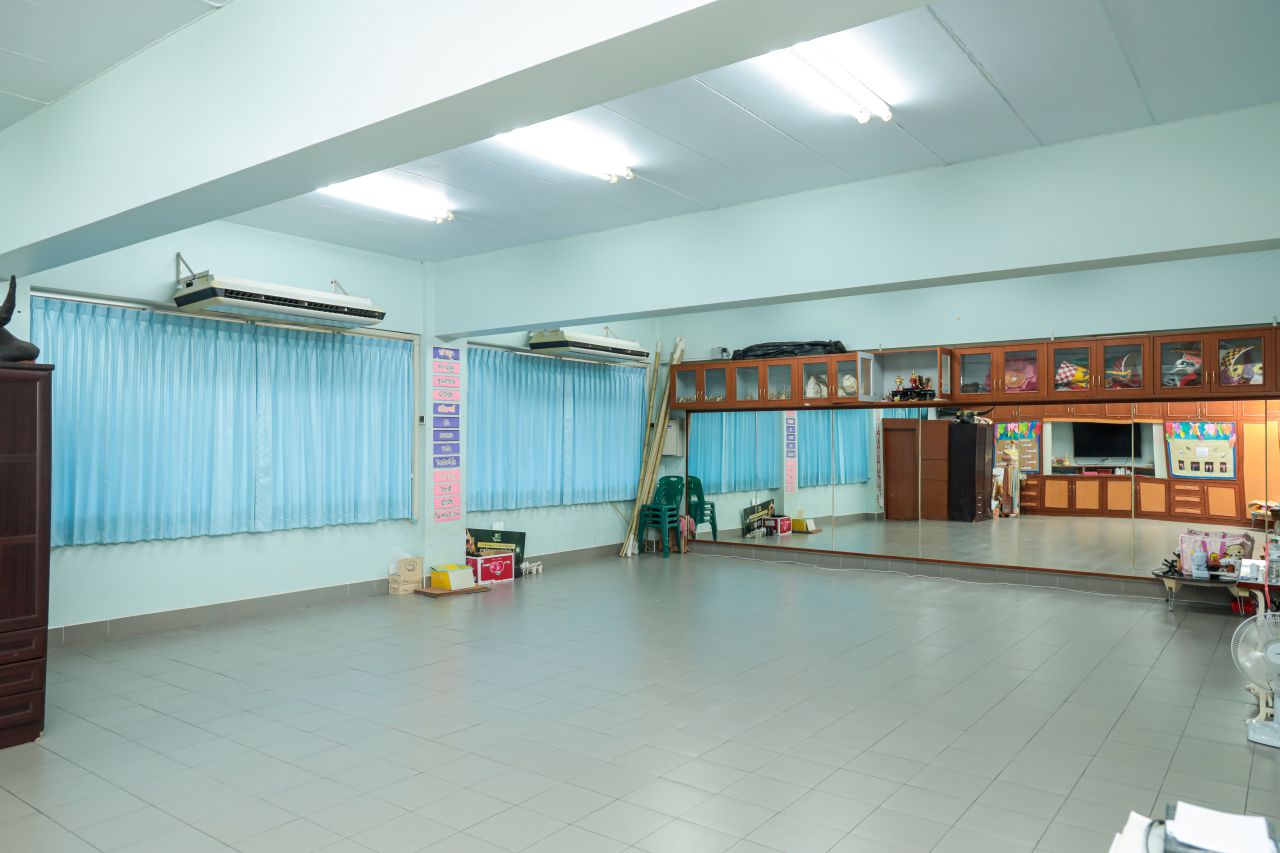 Thai-dance-Room-3.jpg