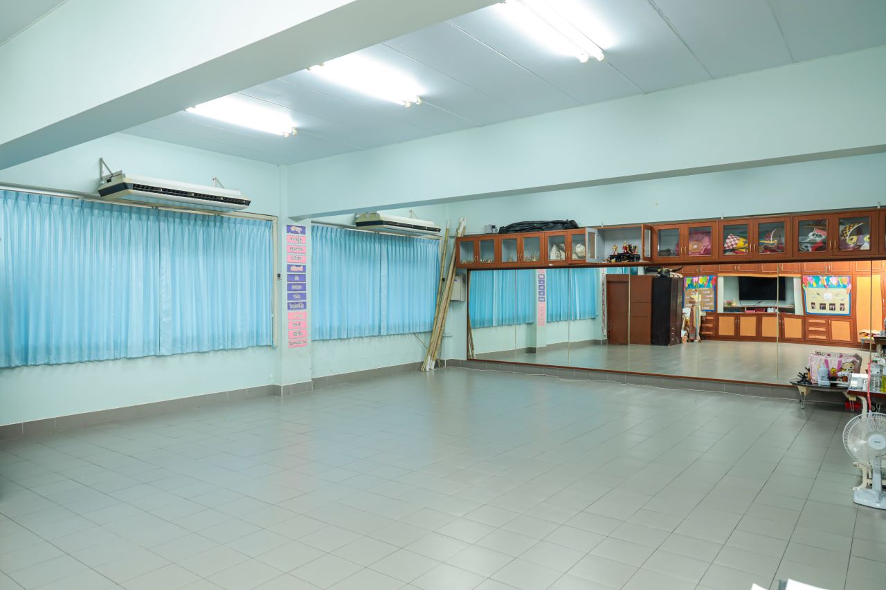 Thai-dance-Room-4.jpg