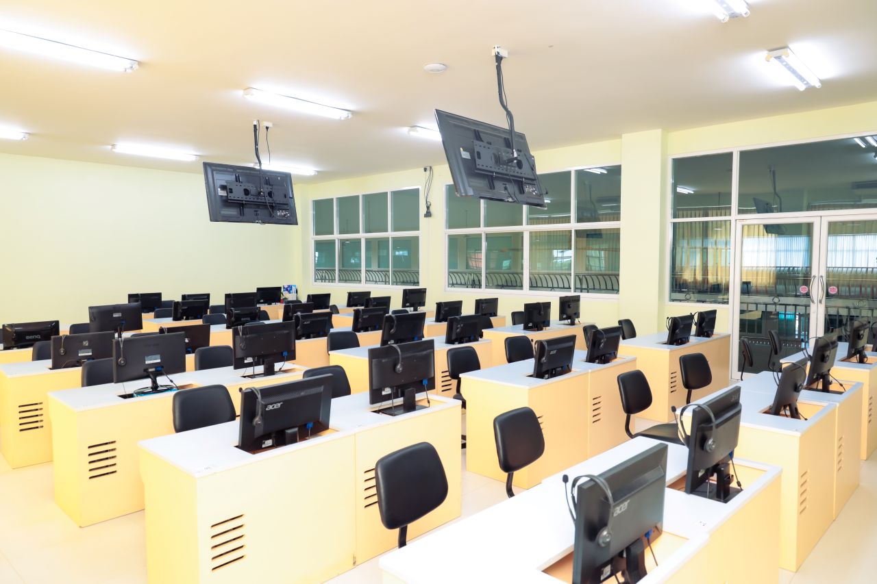 Mary-Computer-Room-2.jpg