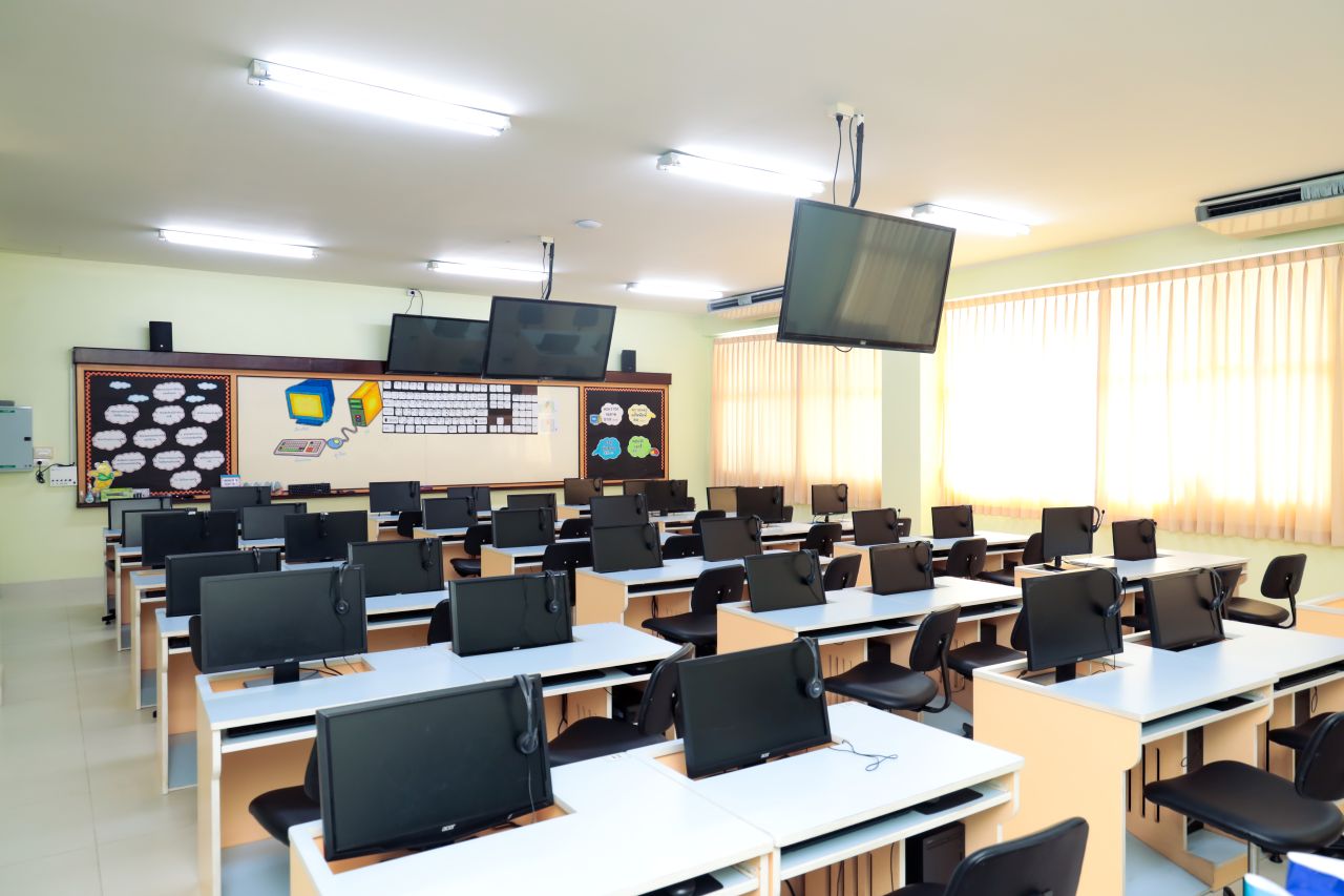 Mary-Computer-Room-3.jpg
