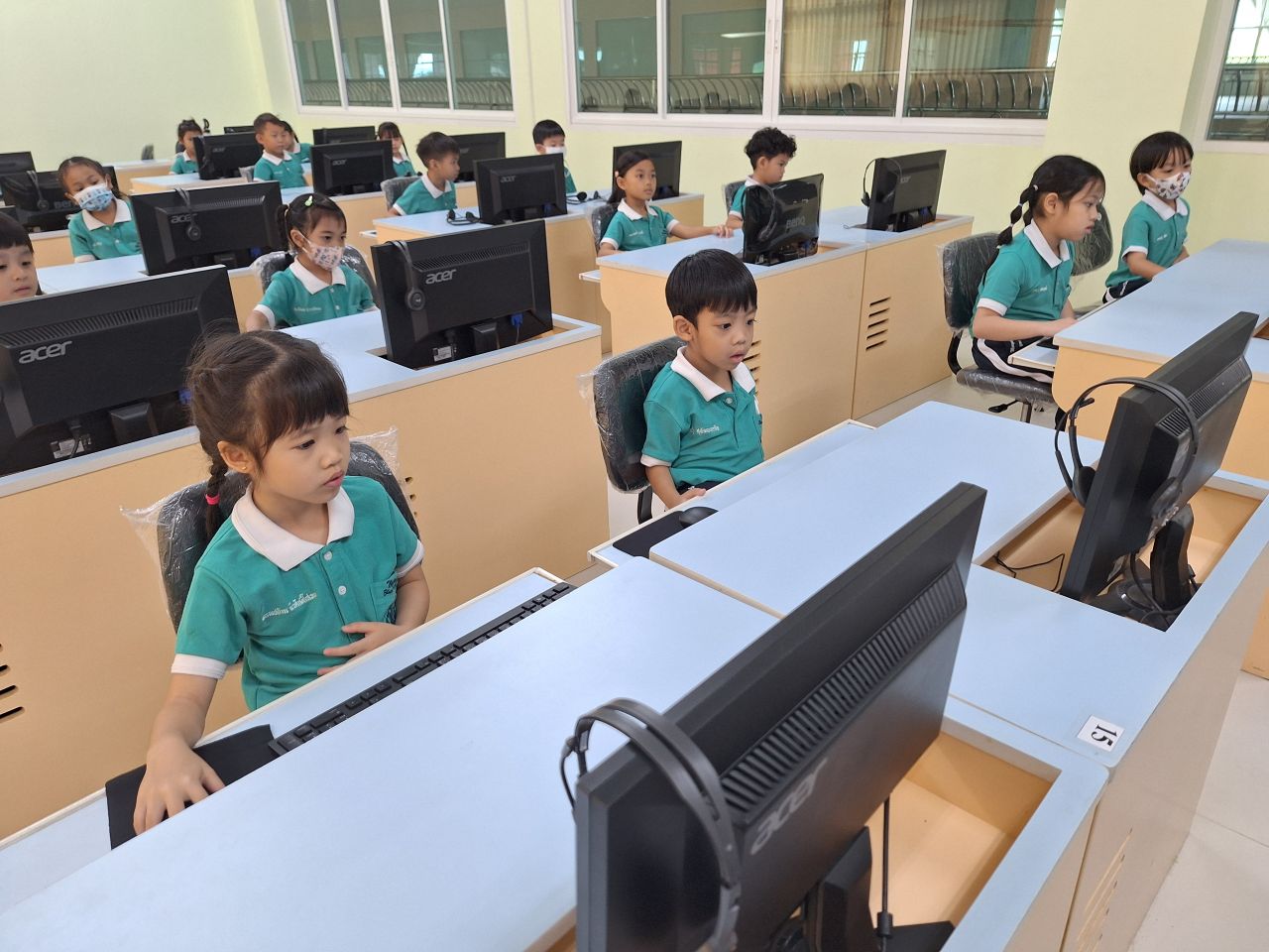 Mary-Computer-Room-4.jpg