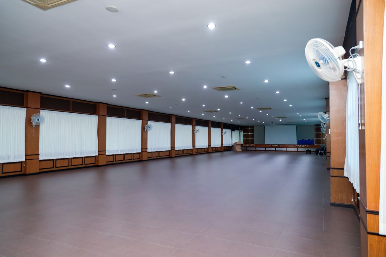 Mary-Inthanin-Meeting-Room-2.jpg