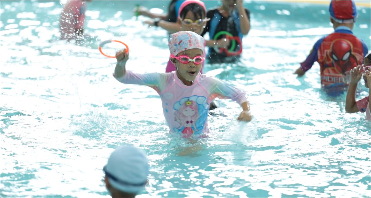 Mary-swimming-pool-5.jpg