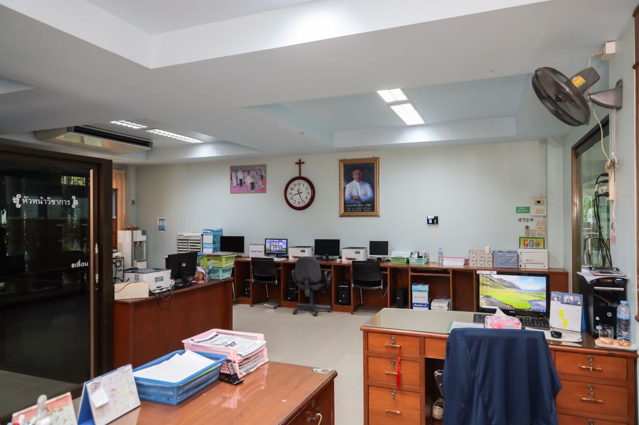 Peter-Academic-Affairs-Office-4.jpg
