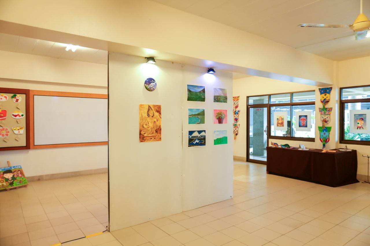 Peter-Art-Gallery-4.jpg