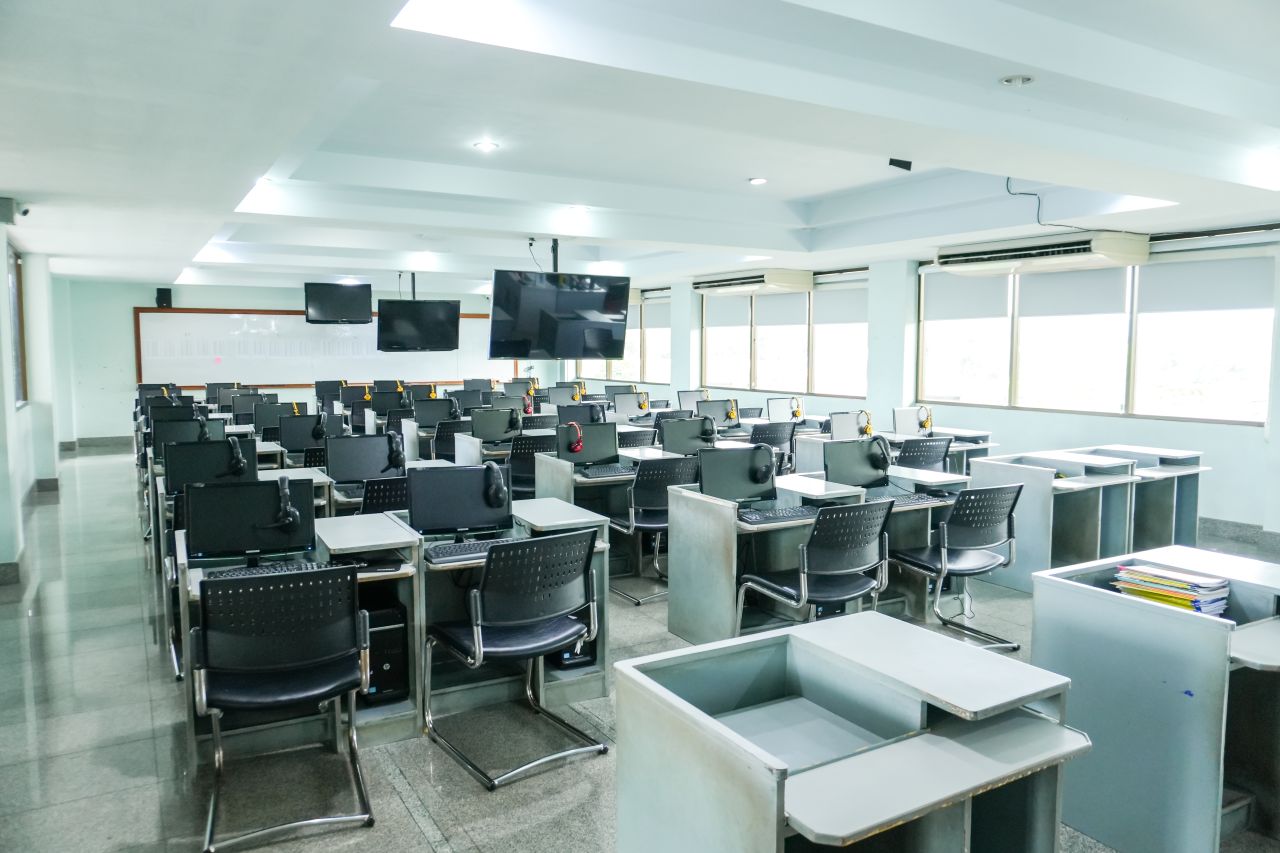 Peter-Computer-Room-2.jpg