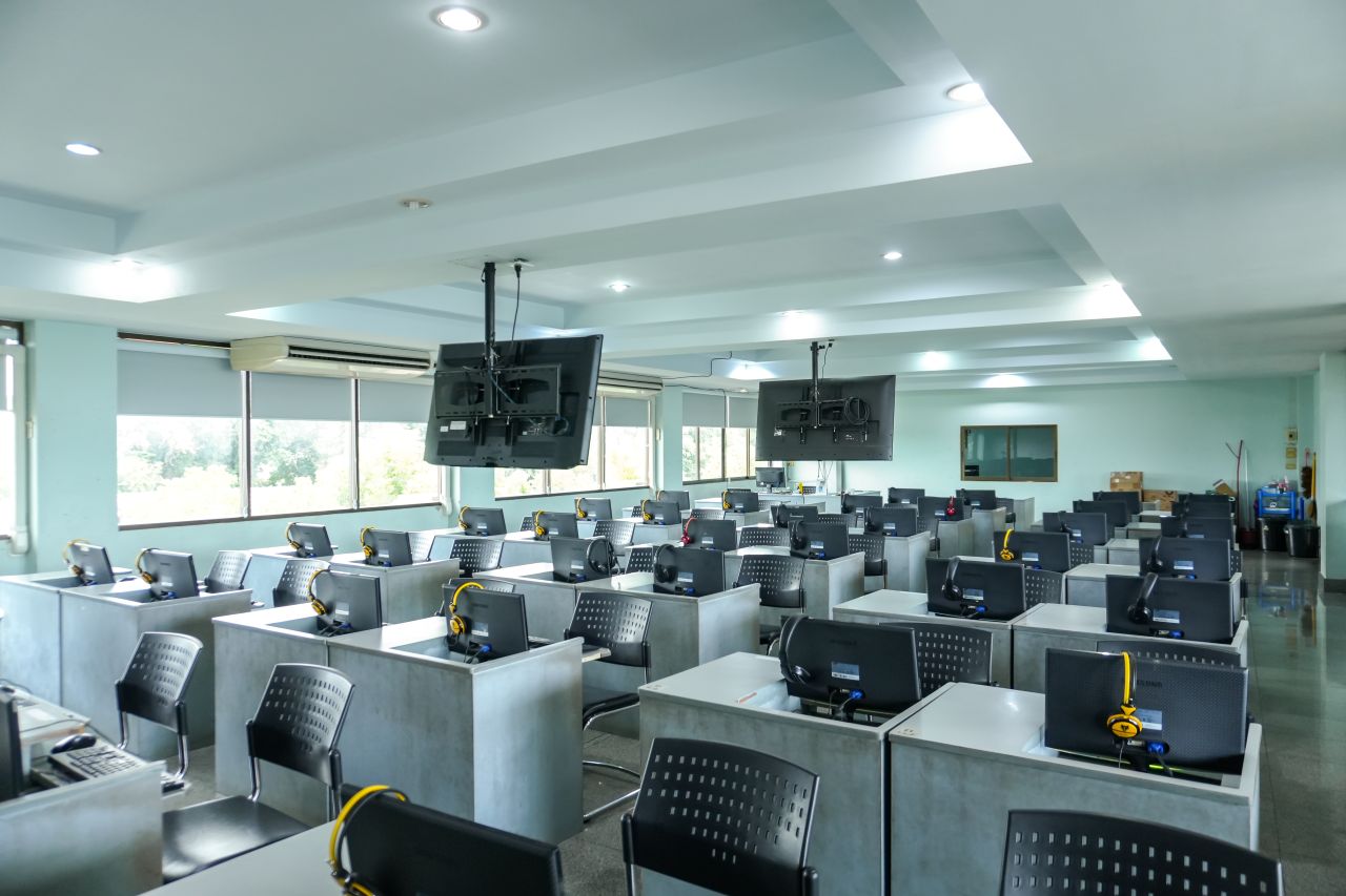 Peter-Computer-Room-6.jpg