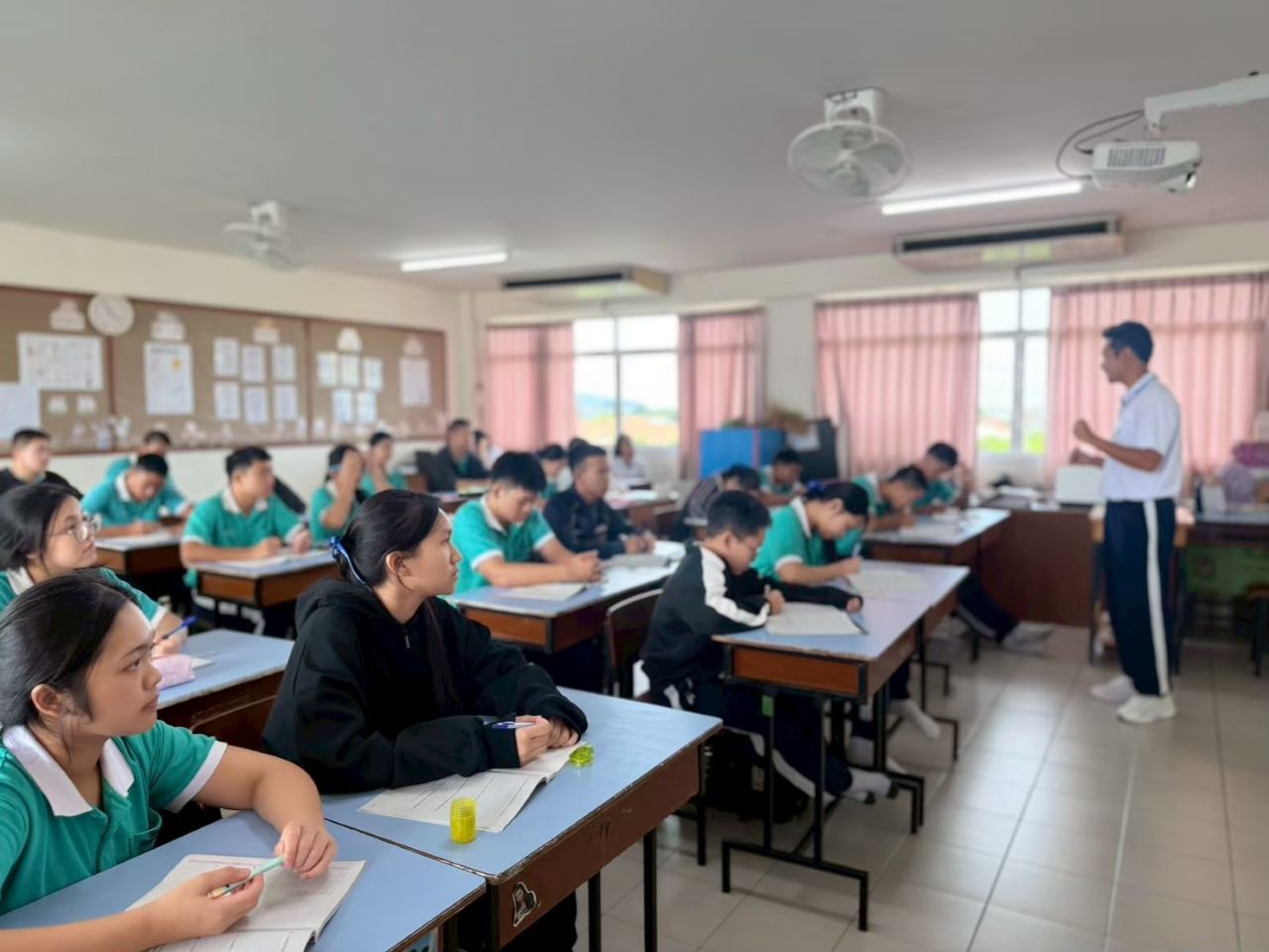 Stephen-Classroom-25.jpg
