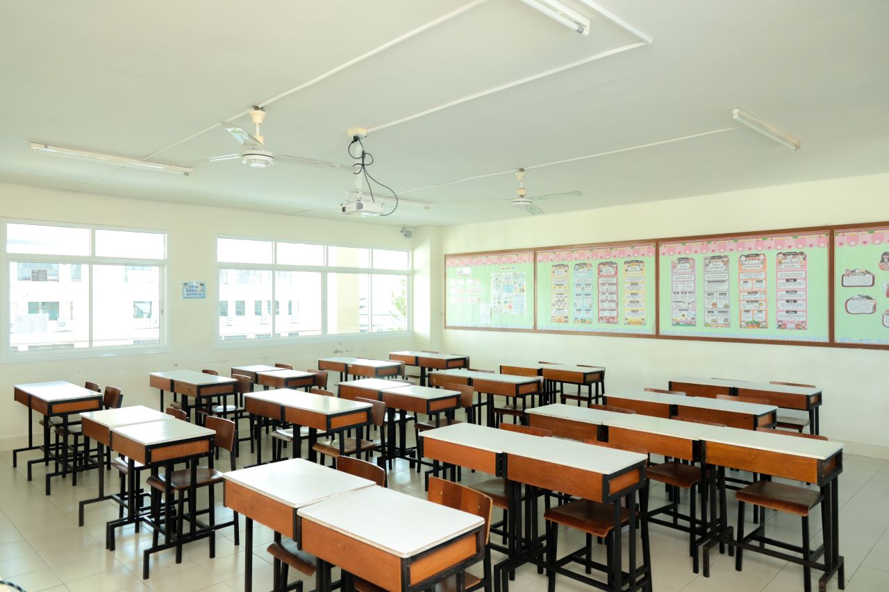 Stephen-Classroom-3.jpg