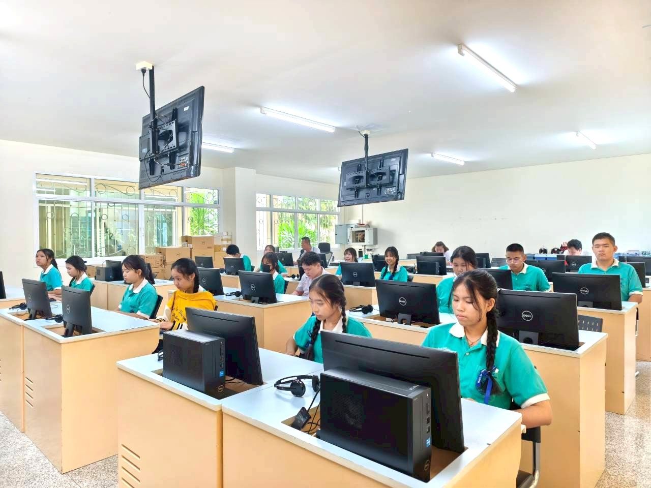 Stephen-Computer-1-Room-11.jpg