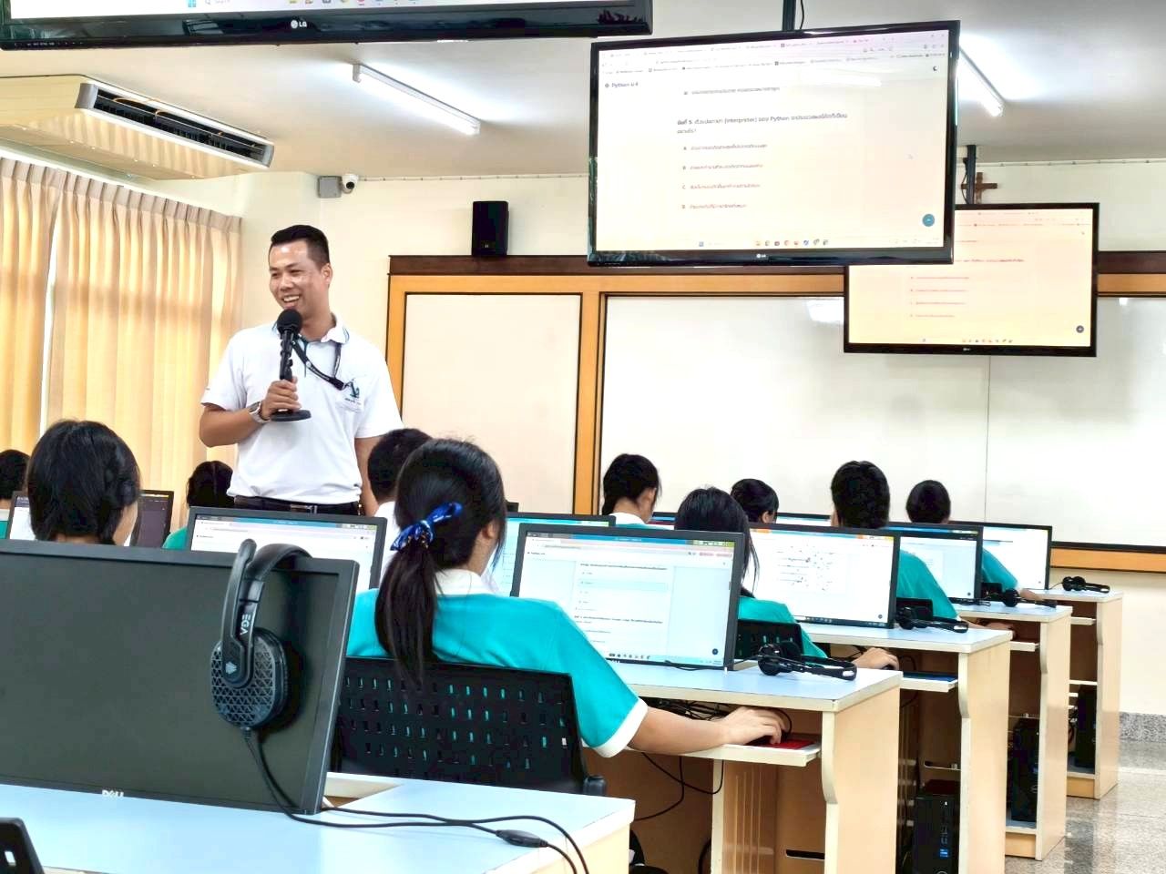 Stephen-Computer-1-Room-9.jpg