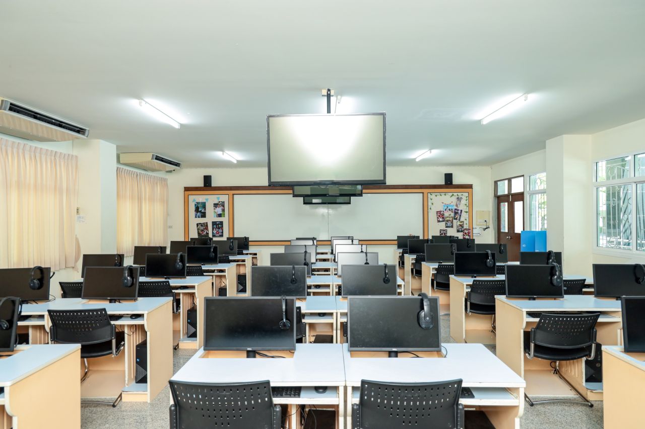 Stephen-Computer-2-Room-3.jpg