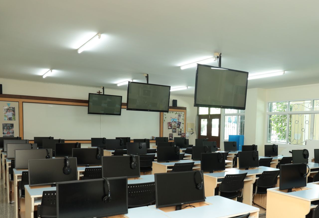 Stephen-Computer-2-Room-9.jpg