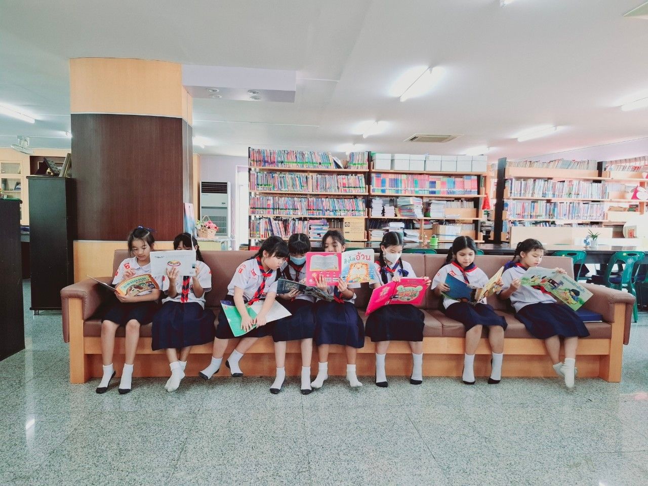 Stephen-Library-27.jpg